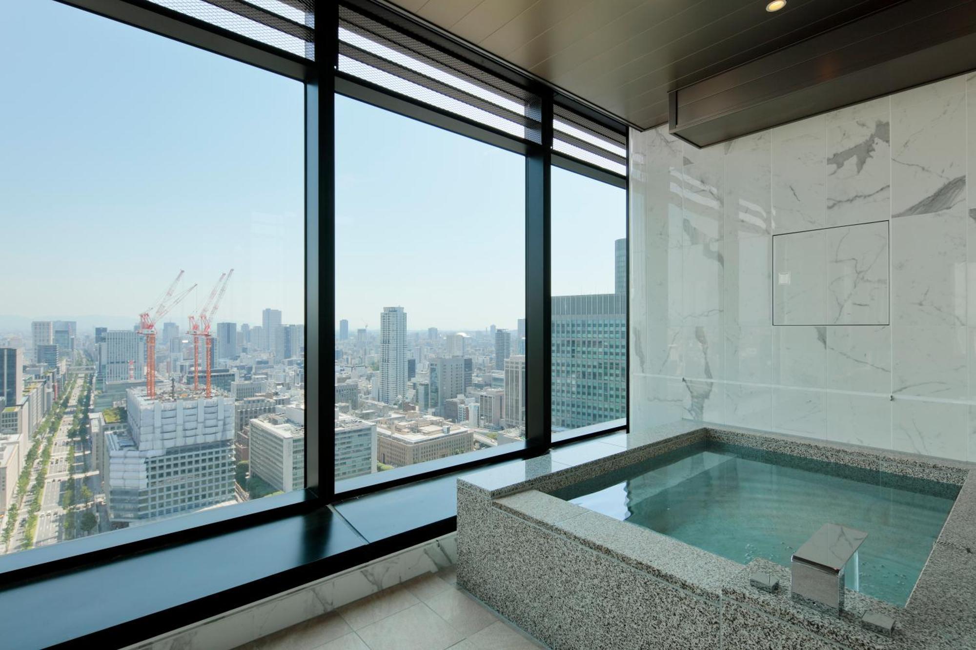Candeo Hotels Osaka The Tower Exterior foto A private onsen at the Ritz-Carlton, Osaka